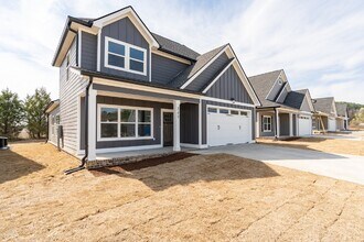 549 Willow Grv Ct in Ringgold, GA - Building Photo - Building Photo