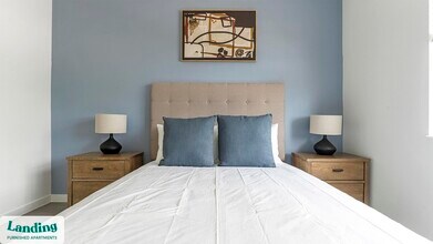 7301 Lake Bank Lp, Unit D3-307 in Ft. Myers, FL - Foto de edificio - Building Photo