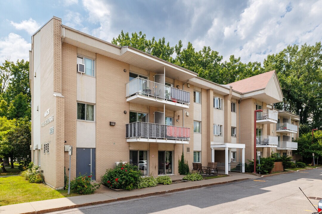 Manoir Paul-Boudrais in Laval, QC - Building Photo