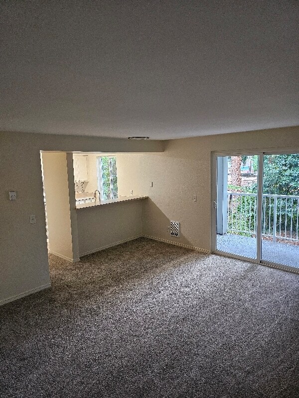 13716 15th Ave NE in Seattle, WA - Foto de edificio - Building Photo