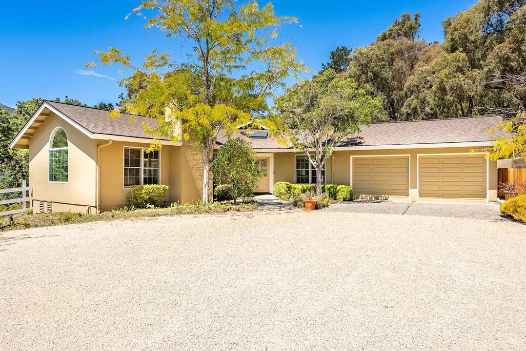 45 Encina Dr in Carmel Valley, CA - Building Photo