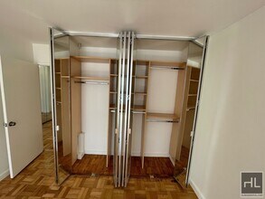 EAST 49 STREET in New York, NY - Building Photo - Building Photo