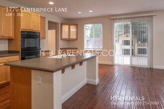 1770 Centerpiece Ln in Manteca, CA - Building Photo - Building Photo