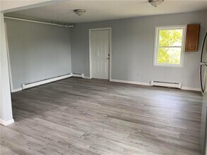 6 Main St-Unit -6 in Sparrow Bush, NY - Building Photo - Building Photo