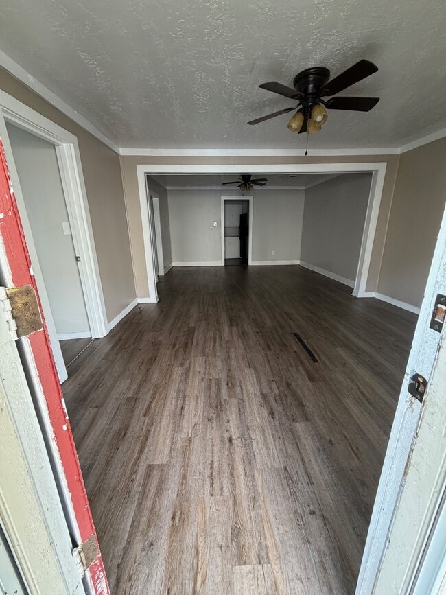 562 Lewis Ave in Dyersburg, TN - Building Photo - Building Photo