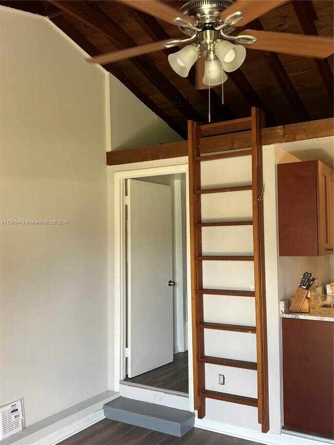 1001 S 22nd Ct, Unit B (East Side) in Hollywood, FL - Building Photo - Building Photo