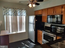 9377 Scarlet Oak Dr in Manassas, VA - Building Photo