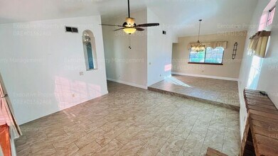 3708 Poe Ln in Bakersfield, CA - Building Photo - Building Photo