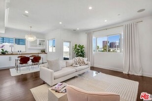 1316 Amherst Ave in Los Angeles, CA - Building Photo