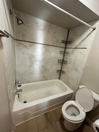 766 Memorial Mews St photo'