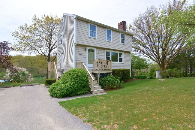 248 Granite St in Rockport, MA - Foto de edificio - Building Photo