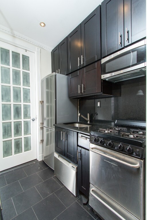 199 E 3rd St in New York, NY - Building Photo - Building Photo