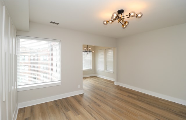 6110 S St Lawrence Ave in Chicago, IL - Building Photo - Building Photo