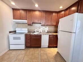 5406 Montbel Ave, Unit 225 in Lochearn, MD - Building Photo - Building Photo