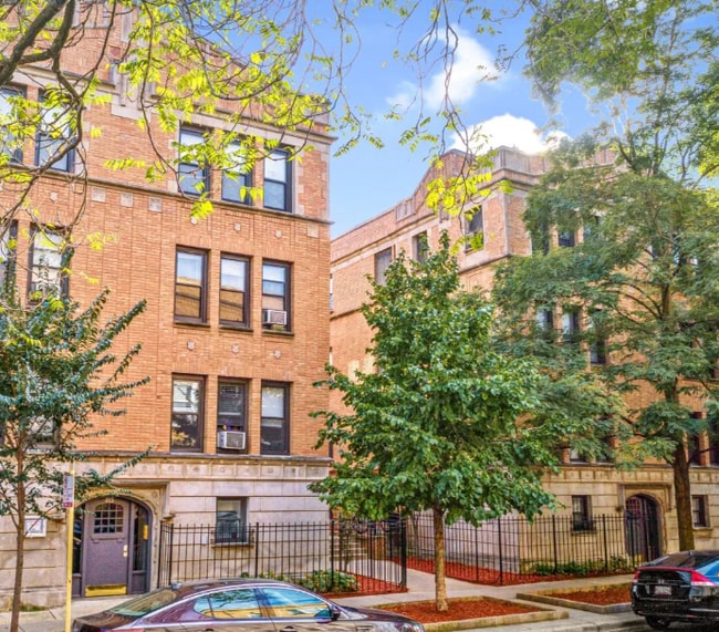 816 W Cornelia Ave, Unit 318