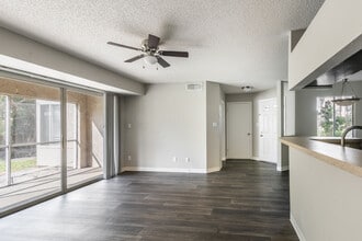 Park Village in Melbourne, FL - Building Photo - Building Photo