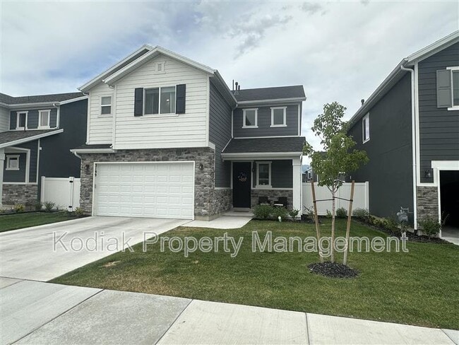 property at 3199 S Claire Ave