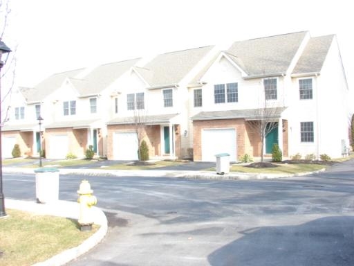 Linden Court in Bethlehem, PA - Building Photo