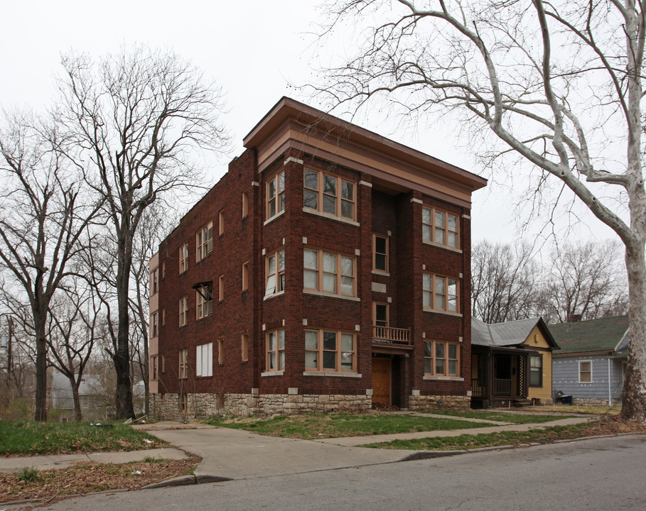 4136 Tracy Ave in Kansas City, MO - Building Photo