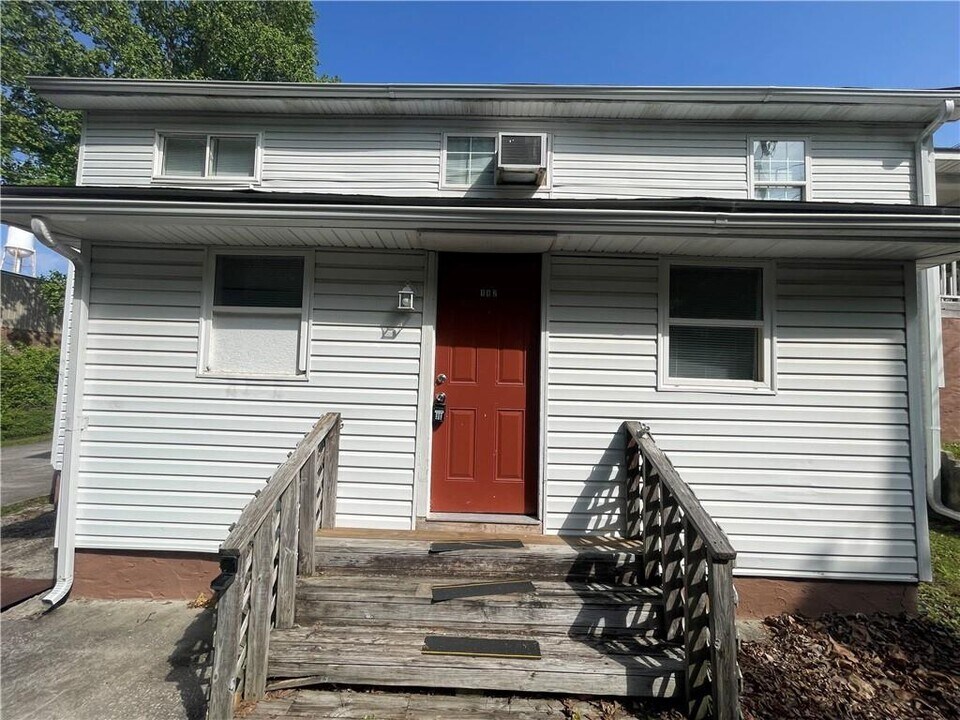 182 Chestnut St in Bremen, GA - Building Photo