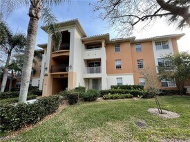 2913 Tuscan Dr in Cape Coral, FL - Building Photo