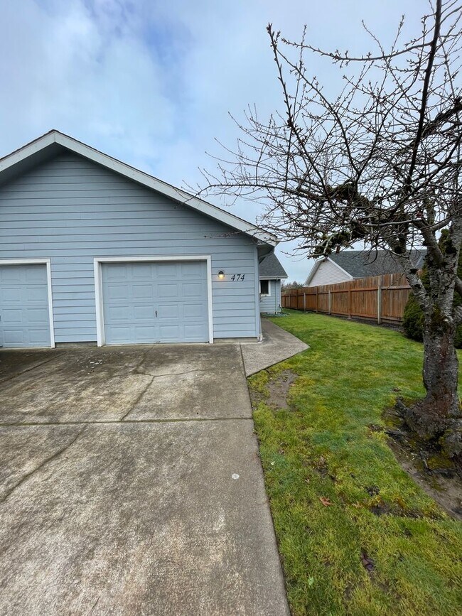 474-476 Southgate Dr S in Monmouth, OR - Building Photo - Building Photo