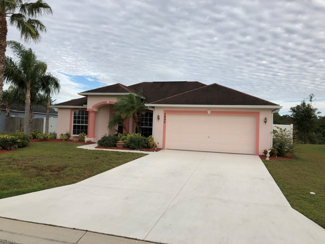 5806 33rd Dr E in Palmetto, FL - Building Photo - Building Photo