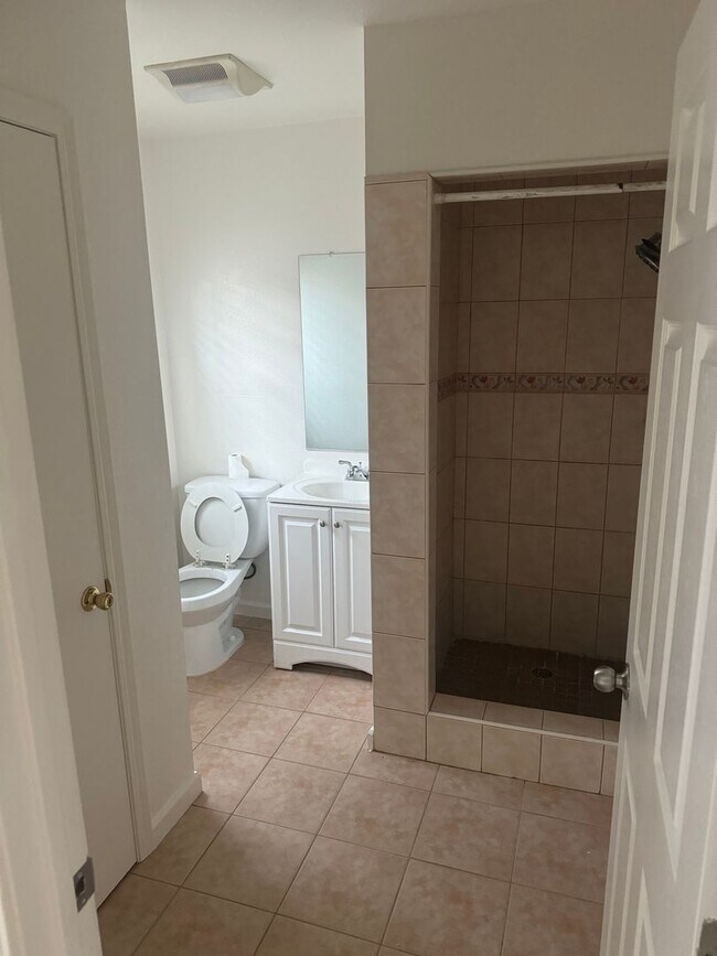 962 Di Giulio Ave-Unit -968 Di Giulio Avenue in Santa Clara, CA - Building Photo - Building Photo