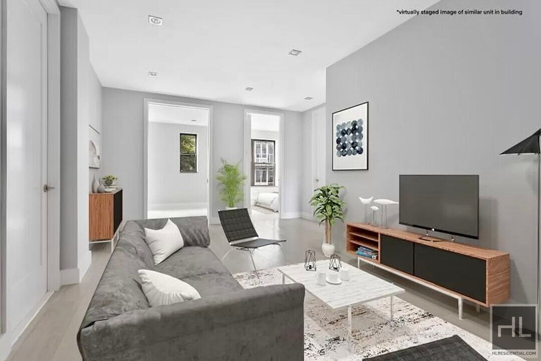 Stanton Street in New York, NY - Building Photo