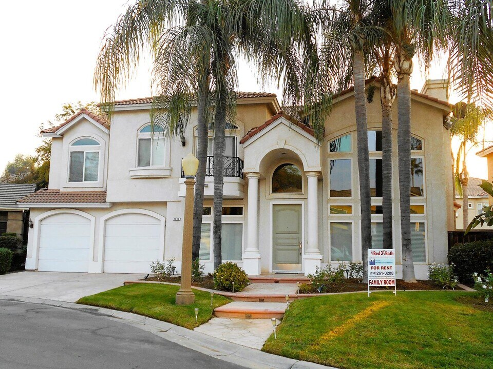 7210 N Michelle Ave in Fresno, CA - Building Photo