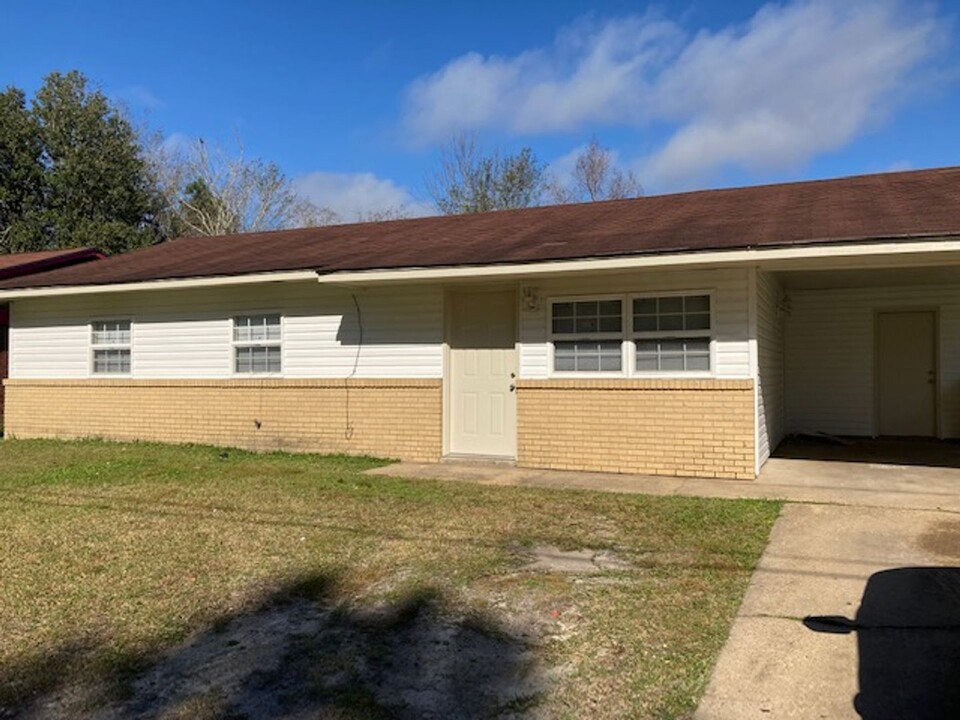 110 Pearl St in Gulfport, MS - Building Photo