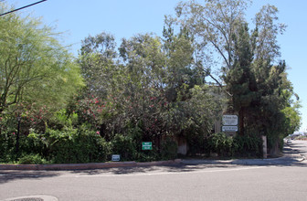 Forest Park Apartments in Phoenix, AZ - Foto de edificio - Building Photo