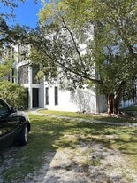 5991 SW 76th St in South Miami, FL - Building Photo