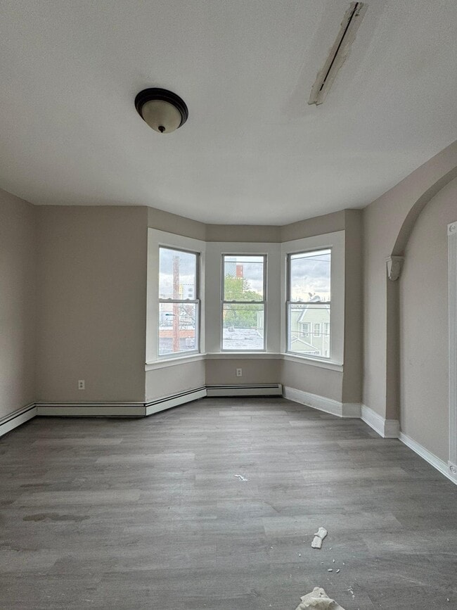 77 Grant Ave, Unit 3