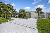 3596 Beach Dr SE in St. Petersburg, FL - Building Photo - Building Photo