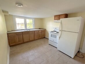 227 Bridge St in Northampton, MA - Building Photo - Building Photo