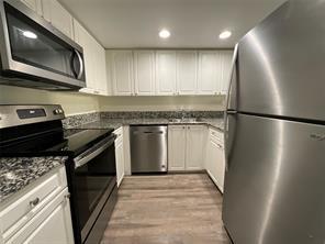 19455 NE 10th Ave in Miami, FL - Building Photo