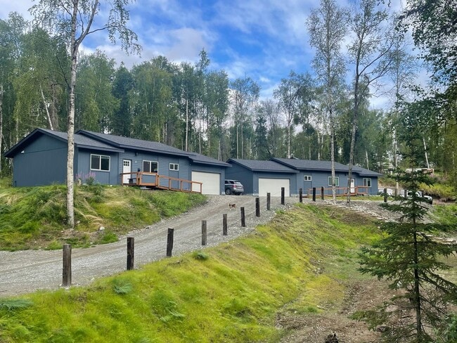 8561 W Cormorant Way in Wasilla, AK - Building Photo - Building Photo