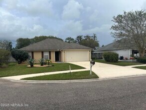 616 Fallen Timbers Dr in Orange Park, FL - Building Photo - Building Photo