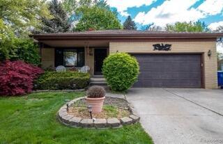 28418 Walker Ave in Warren, MI - Building Photo