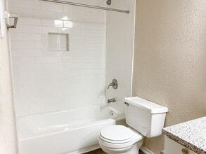 Village Square Apartments in Irving, TX - Building Photo - Building Photo