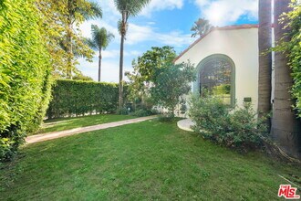 441 Flores St in Los Angeles, CA - Building Photo - Building Photo