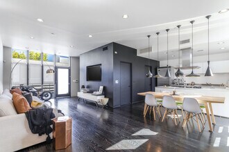 825 Kings Rd in West Hollywood, CA - Building Photo - Building Photo