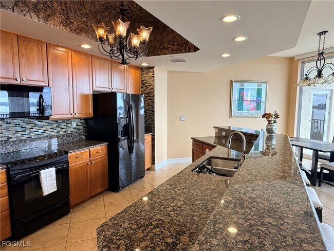 3414 Hancock Bridge Pkwy in North Fort Myers, FL - Foto de edificio - Building Photo