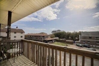 914 W Ocean View Ave in Norfolk, VA - Building Photo - Building Photo