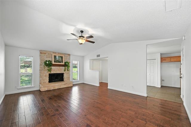 2733 E Wentwood Dr in Carrollton, TX - Building Photo - Building Photo