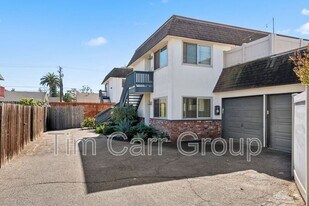 2048 Garden Ln in Costa Mesa, CA - Building Photo