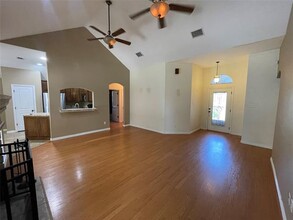 312 Jade Ln in Weatherford, TX - Foto de edificio - Building Photo