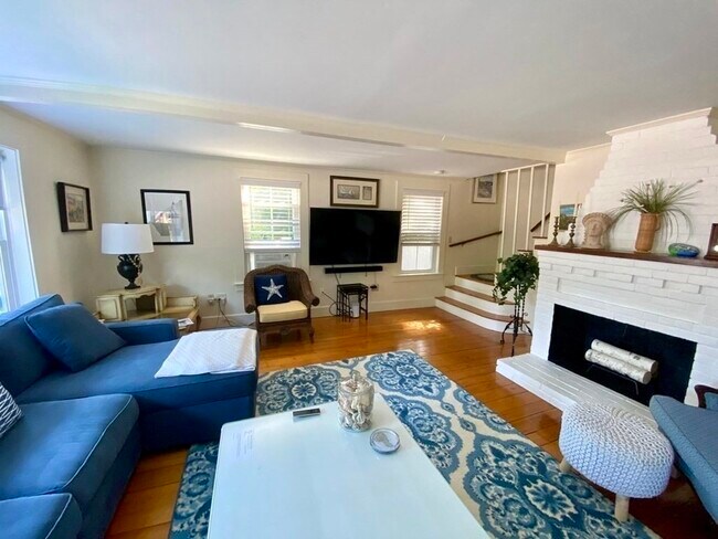 38 South St in Marion, MA - Building Photo - Building Photo