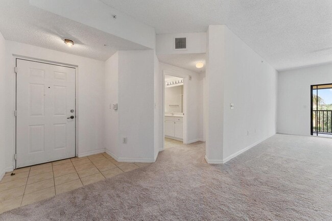 2727 Anzio Ct, Unit 301 in Palm Beach Gardens, FL - Foto de edificio - Building Photo